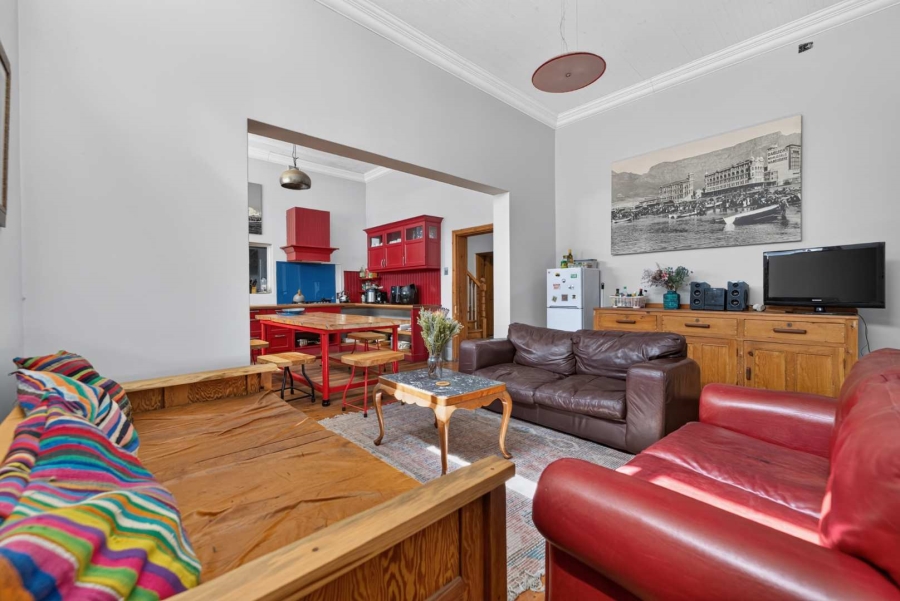 7 Bedroom Property for Sale in Oranjezicht Western Cape